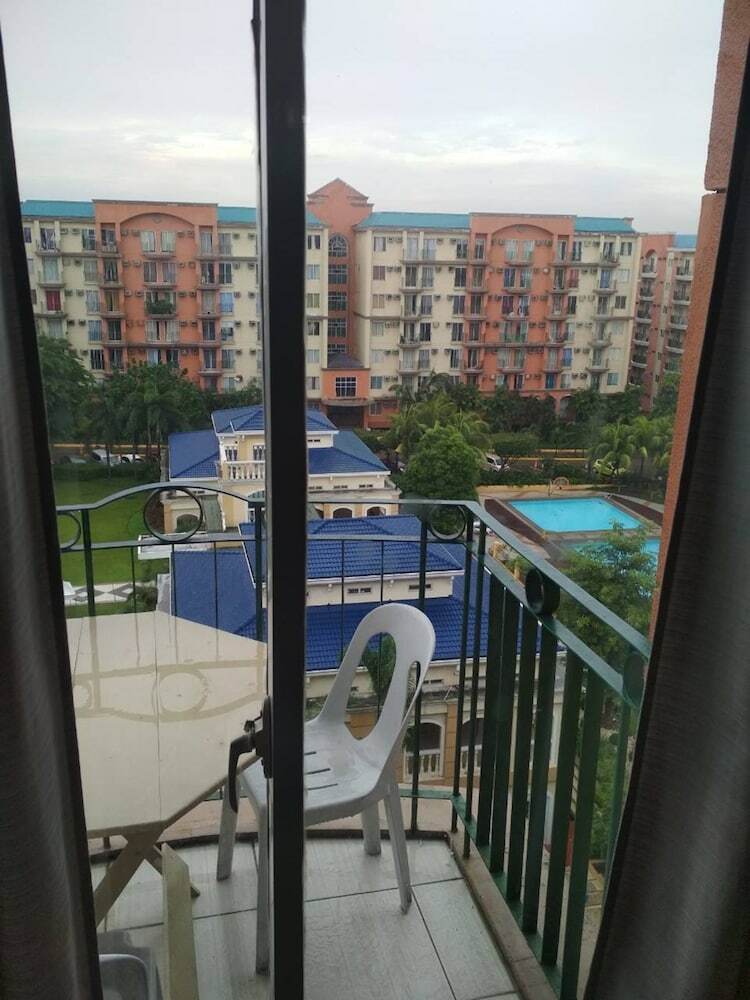 Petz Blossoms Chateau