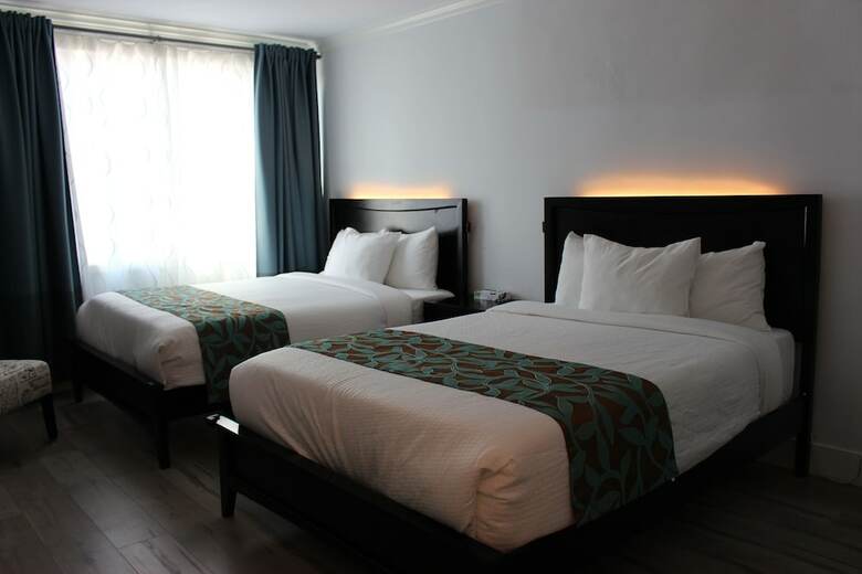 Hotel Hometel Suites