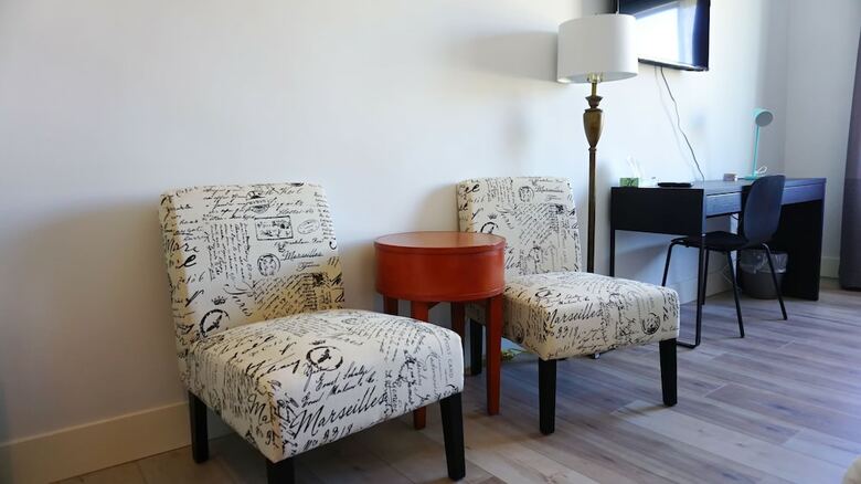 Hotel Hometel Suites