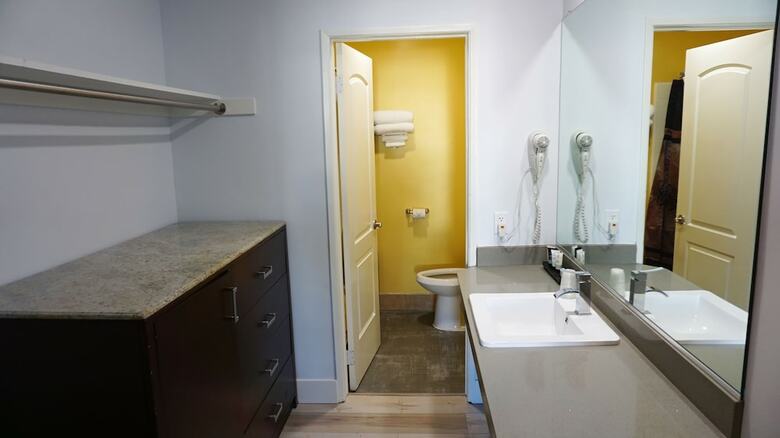 Hotel Hometel Suites