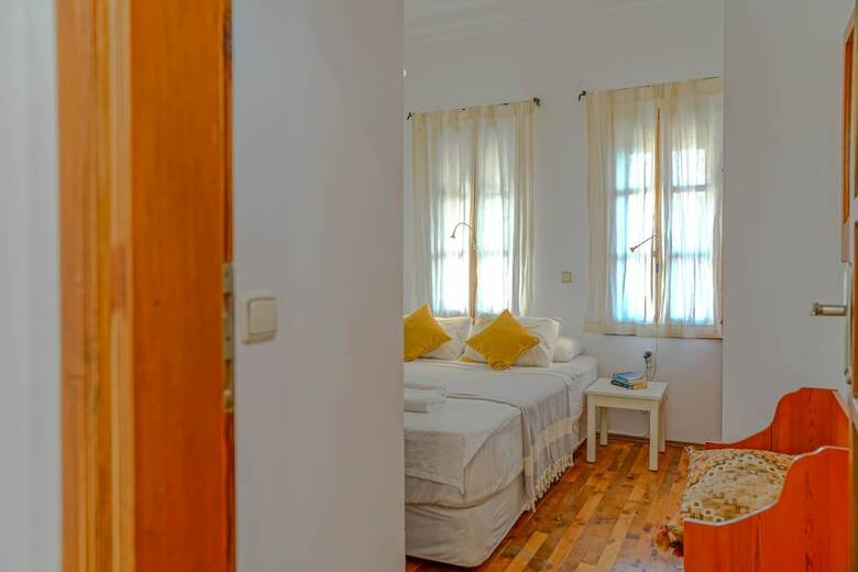 Phellos Apartment