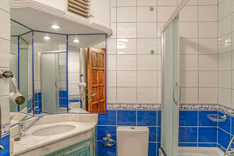 Phellos Apartment