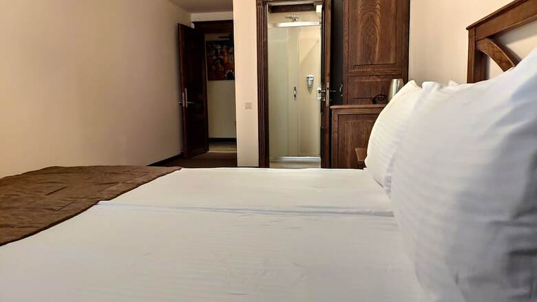 Maajid Hotel