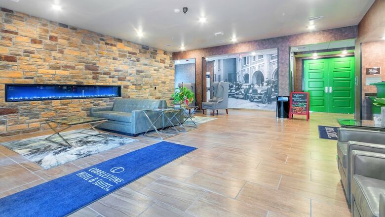 Cobblestone Hotel And Suites Janesville