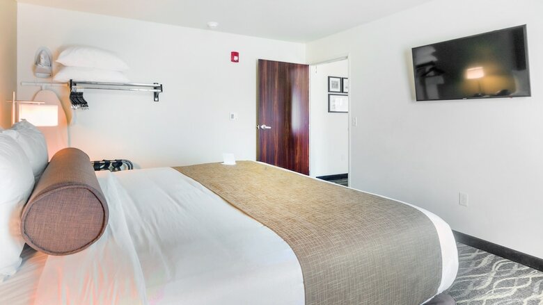 Cobblestone Hotel And Suites Janesville