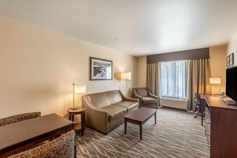 Cobblestone Hotel And Suites Janesville