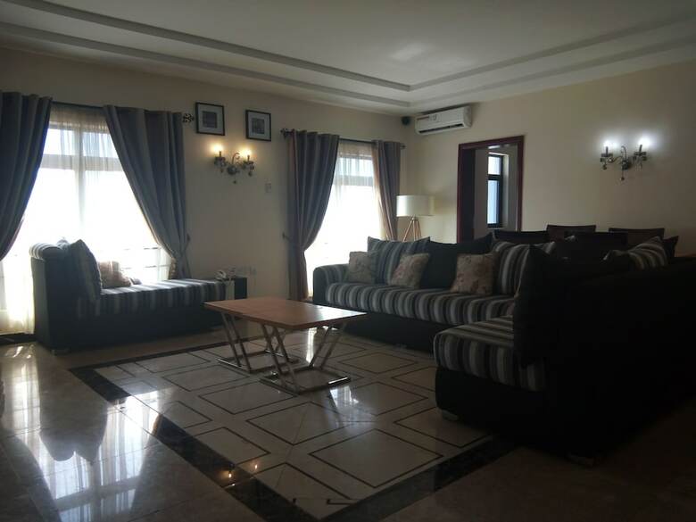 Hotel Adig Suites