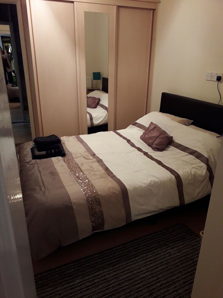 Hotel Elm House Accommodation