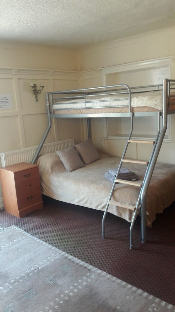 Hotel Tudor House