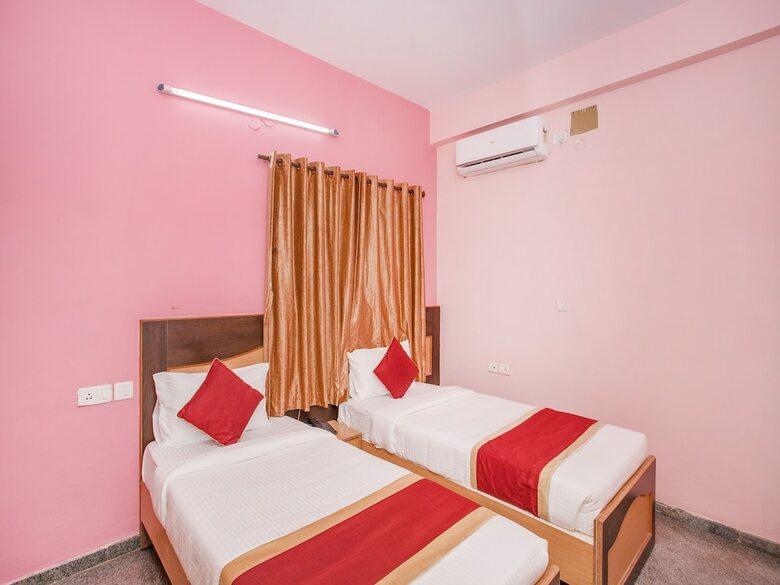 Hotel Oyo 13024 Ample Mint
