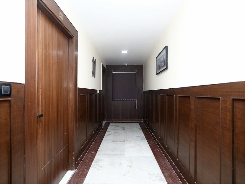 Hotel Oyo Flagship 13847 Hcmr Complex