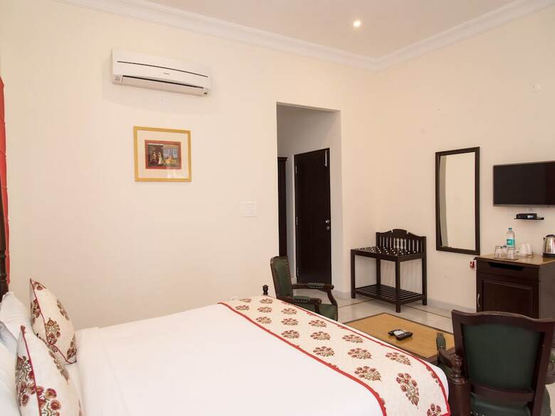 Hotel Oyo 13793 Villa Sagat Raaso