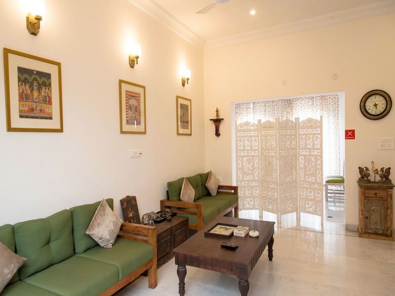 Hotel Oyo 13793 Villa Sagat Raaso