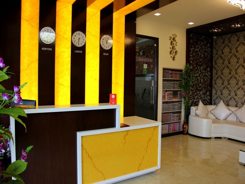 Oyo 5702 Hotel Rajmahal Orchid