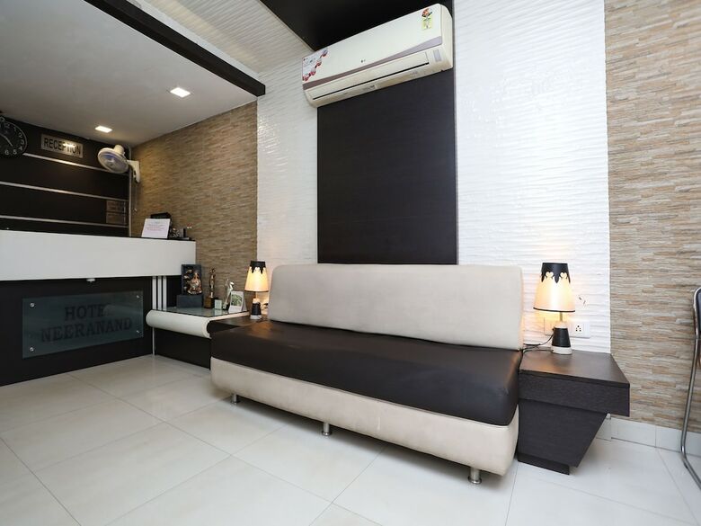 Hotel Oyo Flagship 16097 Neeranand Regency Bhowanipore