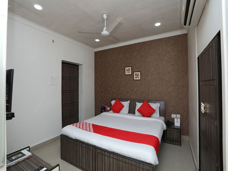 Hotel Oyo Flagship 16097 Neeranand Regency Bhowanipore