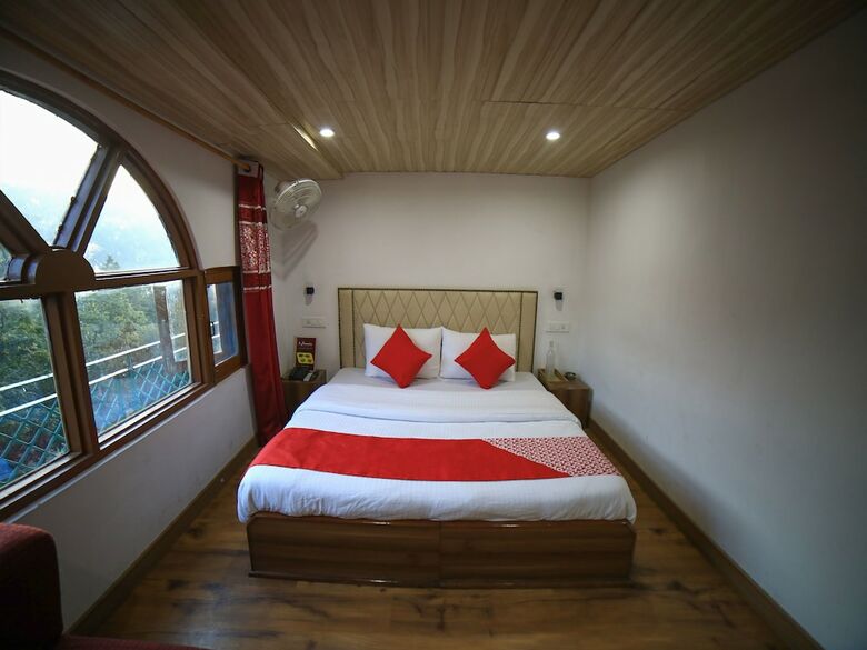 Hotel Oyo 16801 Paradise Regency