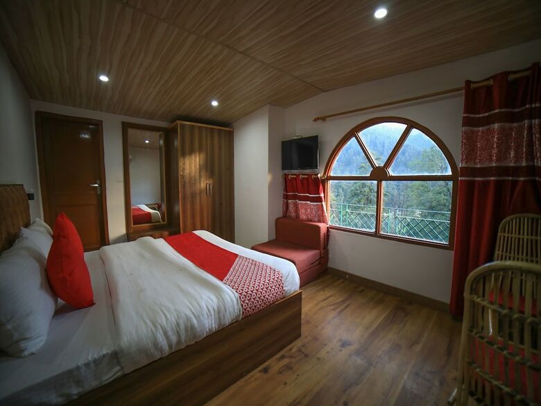 Hotel Oyo 16801 Paradise Regency