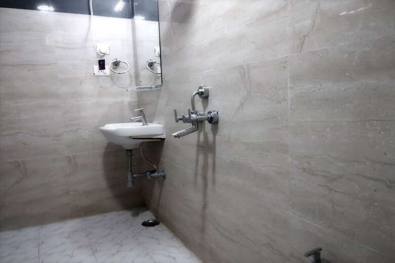 Hotel Oyo 16845 Shree Karpagham Dreams