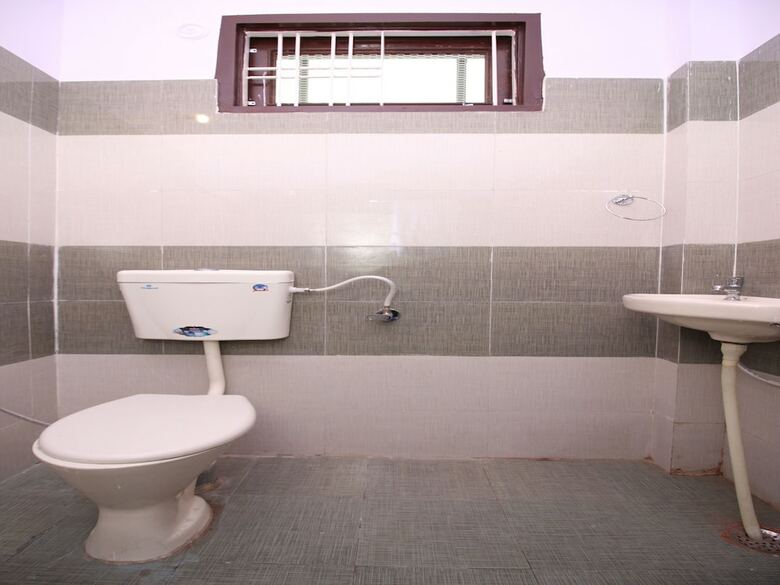 Hotel Oyo 16150 Suraj Guest House