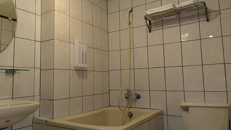Guan Lun Hotel