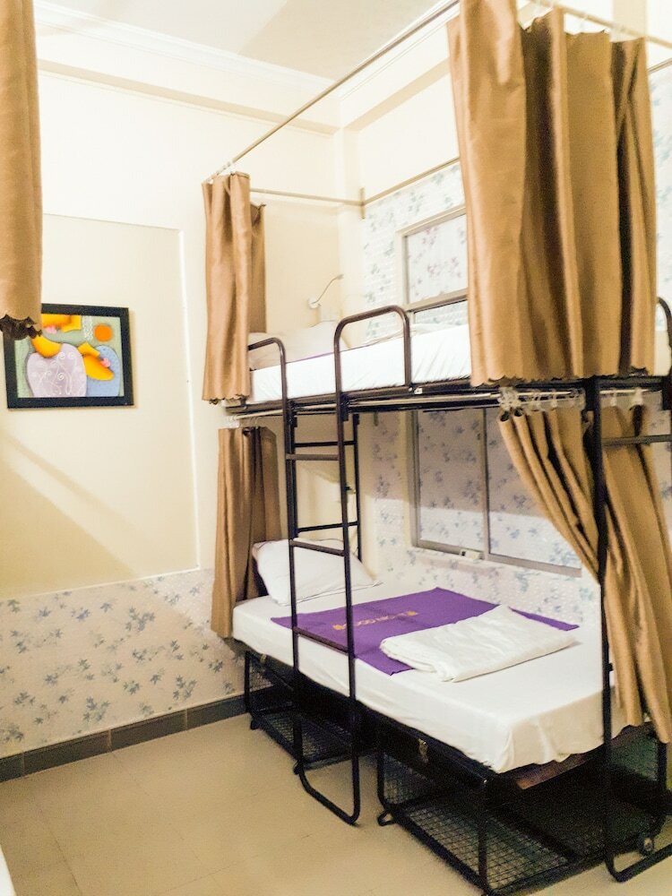 Hostal Backpack Abode Hostel