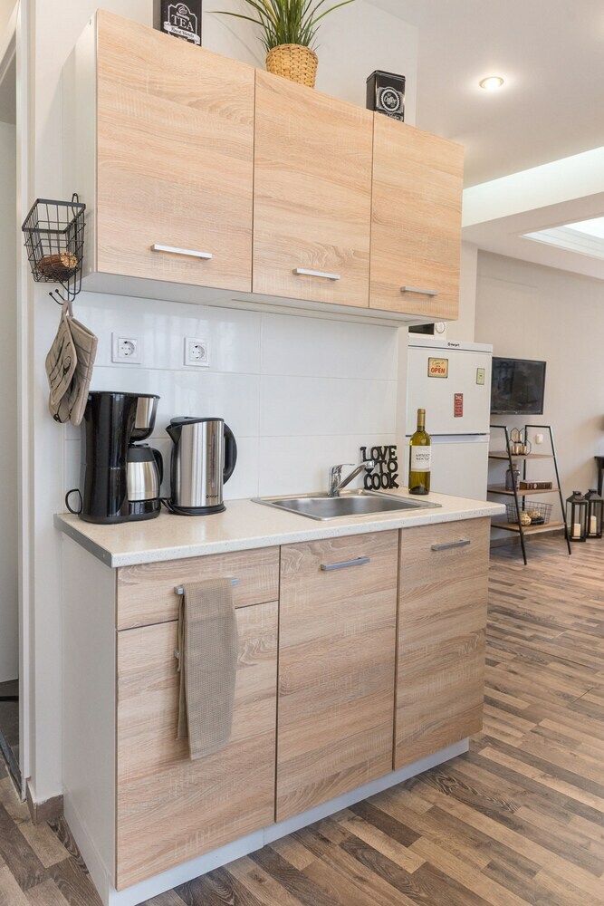 Ermou Apartments By Livin Urbban