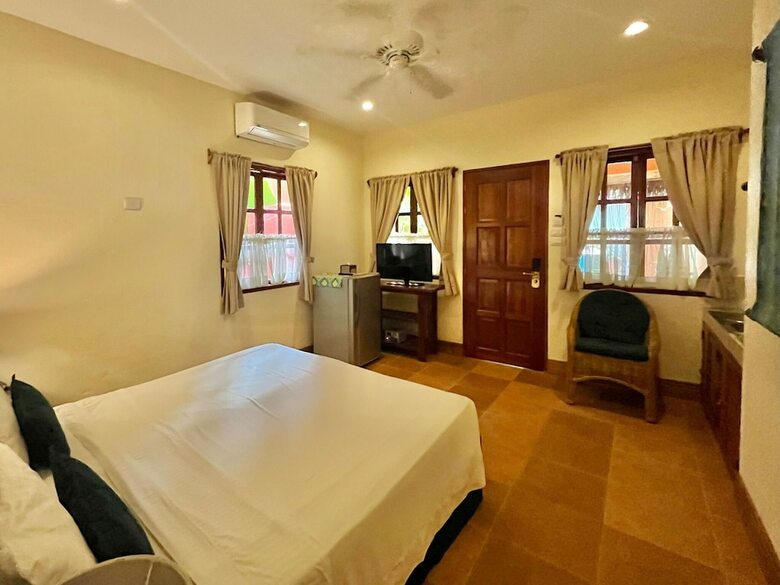 Hotel Coco Grove Beach Resort