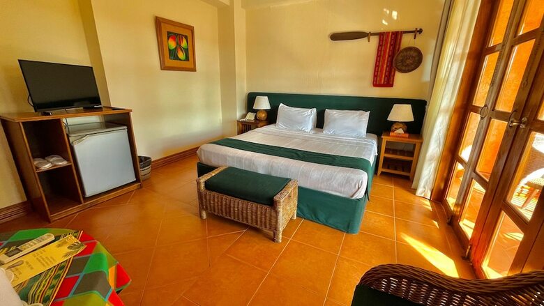 Hotel Coco Grove Beach Resort