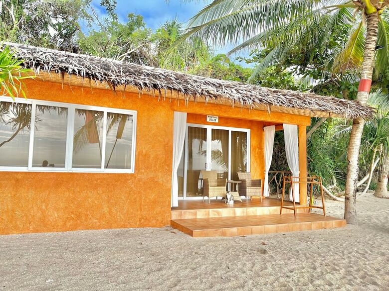 Hotel Coco Grove Beach Resort