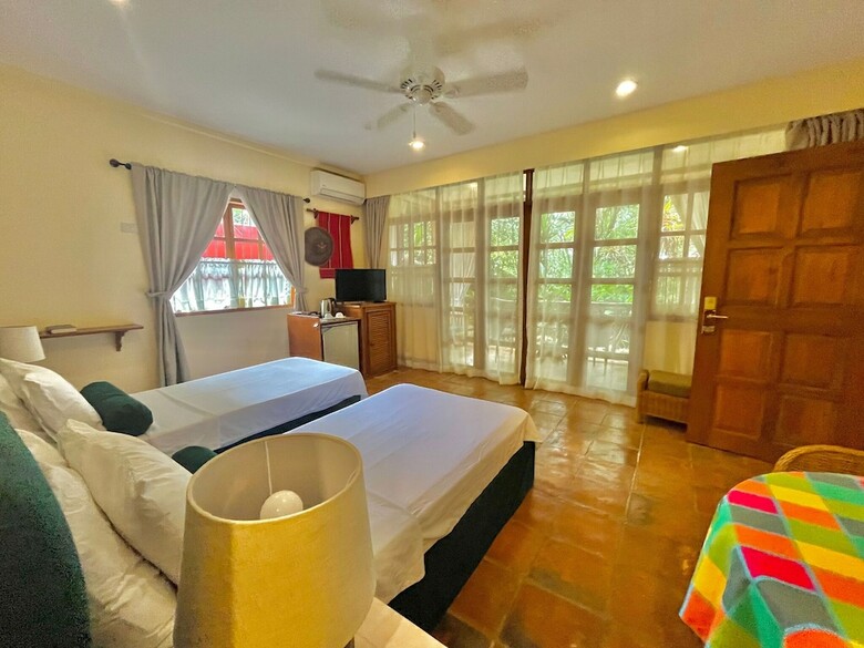 Hotel Coco Grove Beach Resort