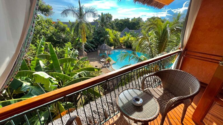 Hotel Coco Grove Beach Resort