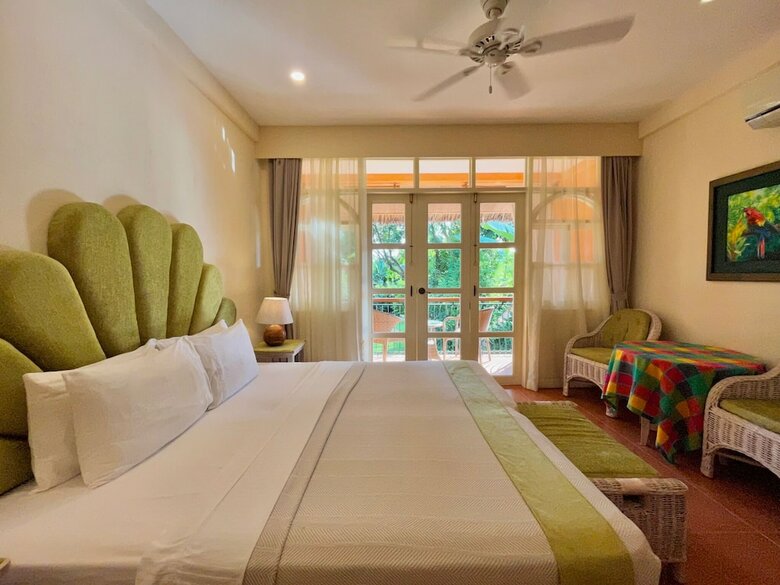 Hotel Coco Grove Beach Resort