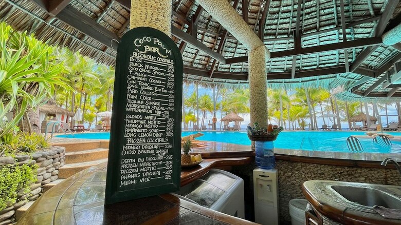 Hotel Coco Grove Beach Resort