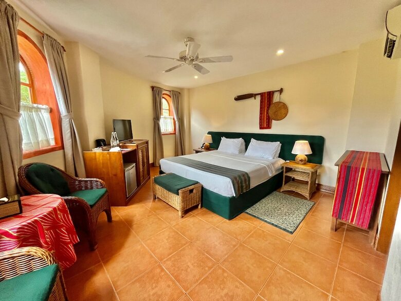 Hotel Coco Grove Beach Resort