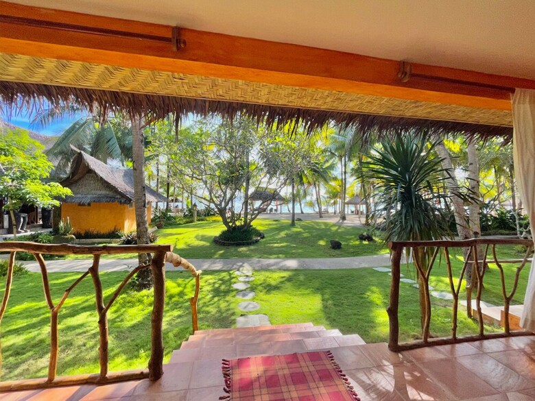 Hotel Coco Grove Beach Resort