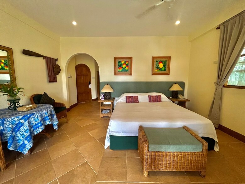 Hotel Coco Grove Beach Resort