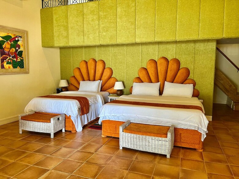 Hotel Coco Grove Beach Resort