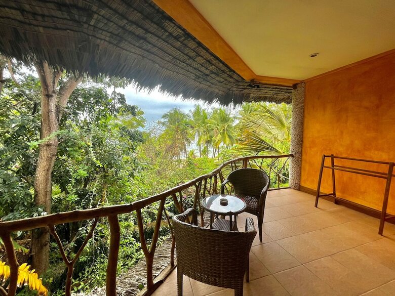 Hotel Coco Grove Beach Resort