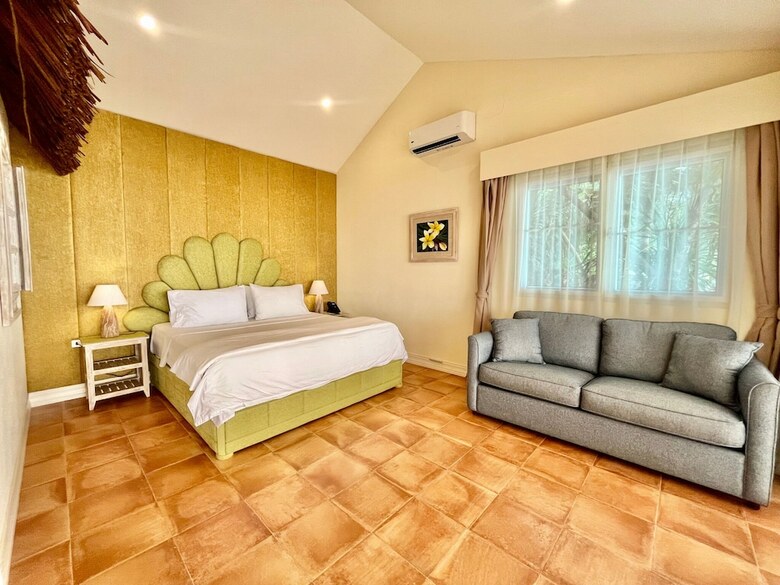 Hotel Coco Grove Beach Resort