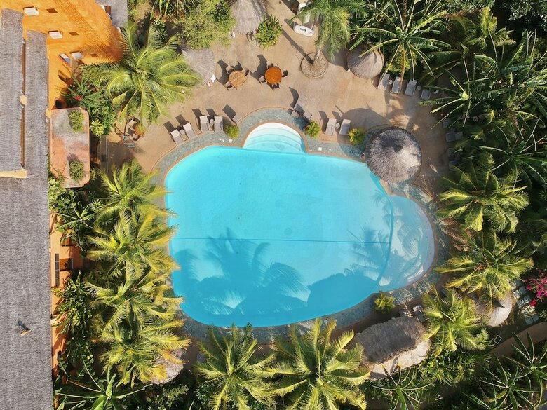 Hotel Coco Grove Beach Resort