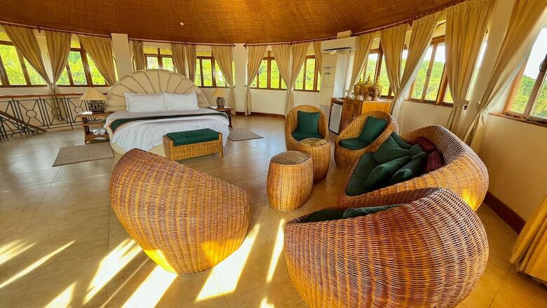 Hotel Coco Grove Beach Resort