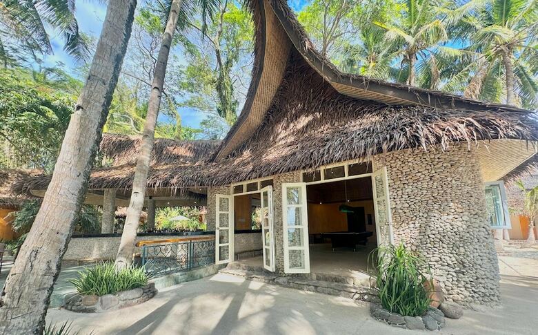 Hotel Coco Grove Beach Resort