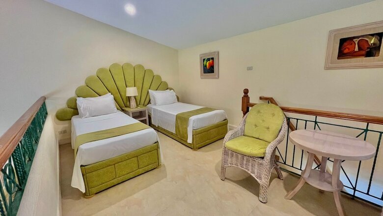 Hotel Coco Grove Beach Resort