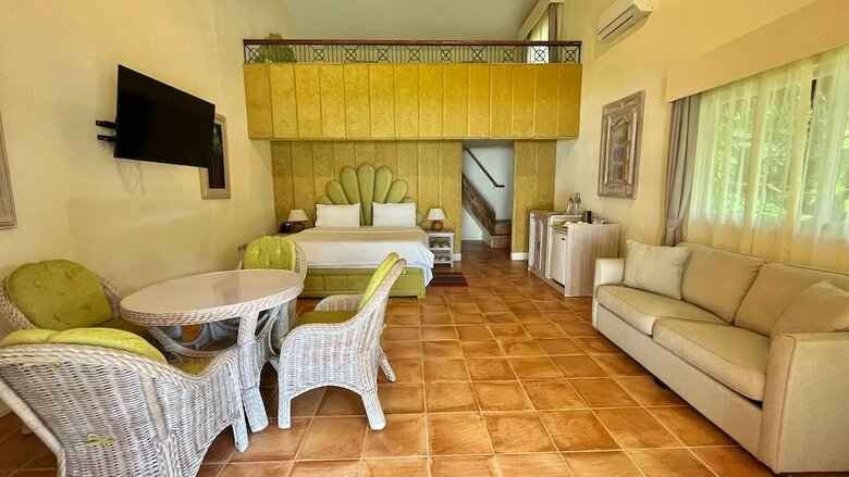 Hotel Coco Grove Beach Resort