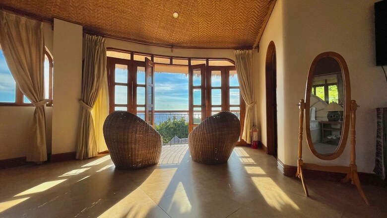Hotel Coco Grove Beach Resort