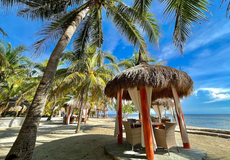 Hotel Coco Grove Beach Resort