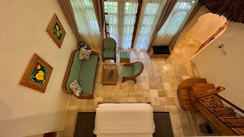 Hotel Coco Grove Beach Resort