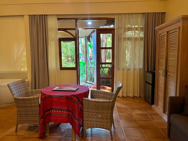 Hotel Coco Grove Beach Resort