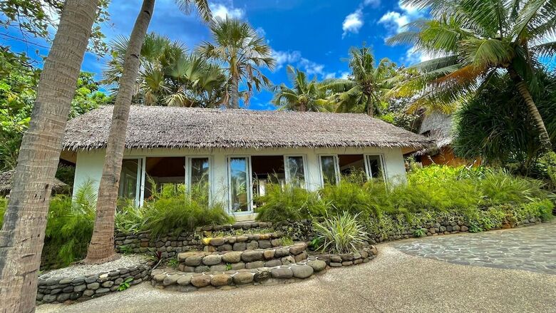 Hotel Coco Grove Beach Resort